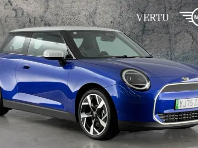 New Mini Cooper Exclusive 135 kW (184 HP) 2026 Blazing blue Hatchback
