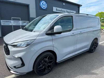 Usado Ford Transit Custom Limited 136 CV (100 kW) 2025 Gris Van