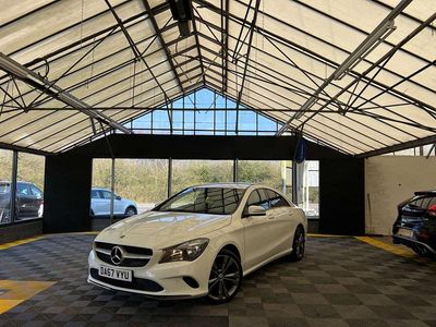 Used Mercedes CLA180 122 HP (89 kW) 2017 White Sedan
