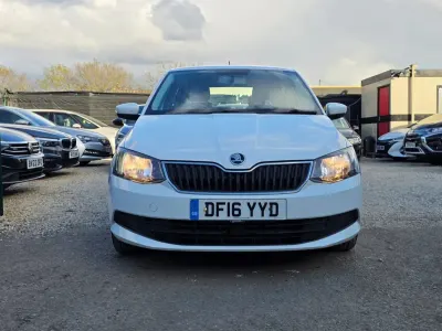 Begagnad Skoda Fabia SE 2016 Vit Halvkombi