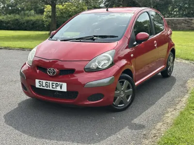 Used Toyota Aygo 68 HP (50 kW) 2011 Red Hatchback