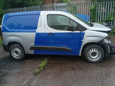 Used Vauxhall Combo 100 HP (73 kW) 2023 White MPV