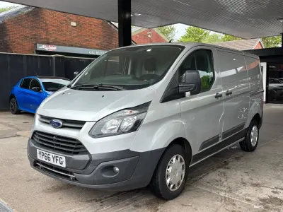 Usado Ford Transit Custom 105 HP (77 kW) 2016 Prateado Van
