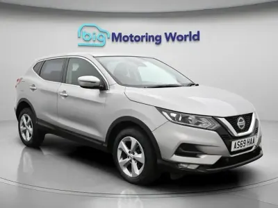 Used Nissan Qashqai Acenta Premium 160 HP (117 kW) 2020 Silver SUV