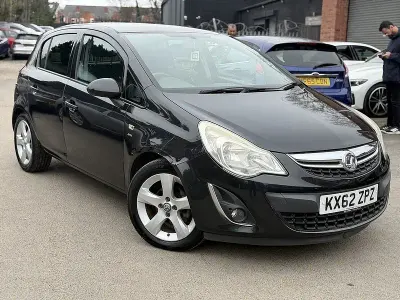 Begagnad Vauxhall Corsa 85 HK (62 kW) 2013 Svart Halvkombi
