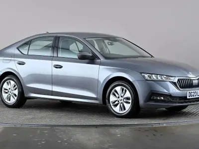 Begagnad Skoda Octavia SE Technology 116 HK (85 kW) 2023 Grå Halvkombi
