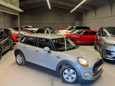 Usado Mini Cooper Hatch 136 HP (100 kW) 2017 Cinzento Citadino