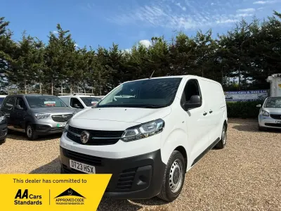 Used Vauxhall Vivaro S 100 HP (73 kW) 2023 White MPV