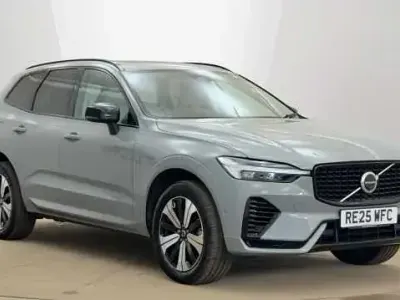 Usado Volvo XC60 Plus 345 HP (253 kW) 2025 Cinzento SUV