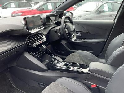 Used Peugeot e-208 Premium 100 kW (136 HP) 2021 White Hatchback