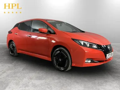 Used Nissan Leaf N-Connecta 159 kW (217 HP) 2022 Red Hatchback