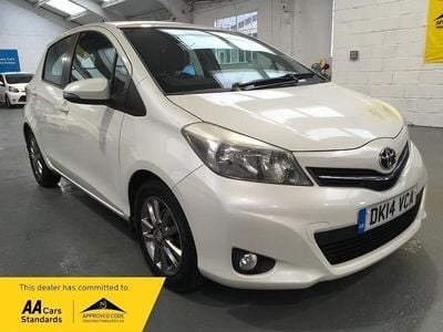 Used Toyota Yaris Multidrive S 2014 White Hatchback