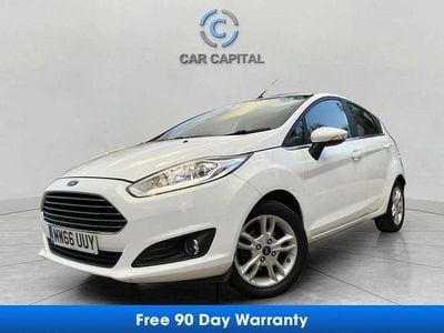 Usado Ford Fiesta Zetec 100 HP (73 kW) 2016 Branco Citadino