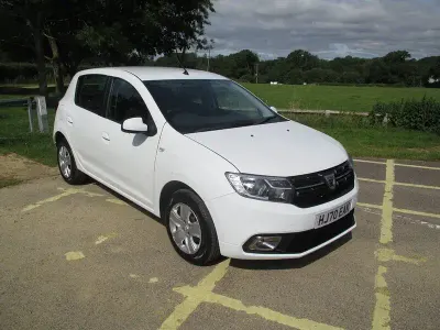 Used Dacia Sandero Comfort 90 HP (66 kW) 2020 White Hatchback