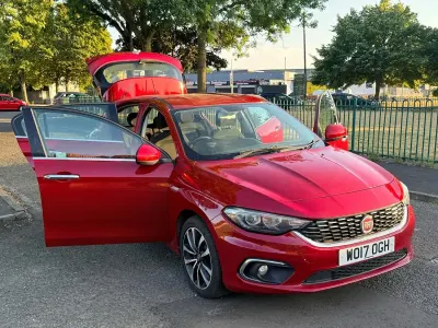 Used Fiat Tipo Lounge 120 HP (88 kW) 2017 Red Hatchback