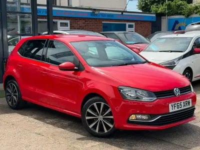 Used VW Polo SE 90 HP (66 kW) 2015 Red Hatchback