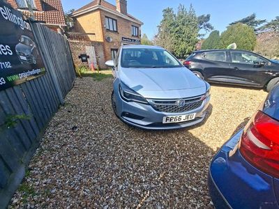 Second-hand Vauxhall Astra Elite 136 CP (100 kW) 2017 Argintiu Break