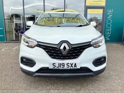 Used Renault Kadjar Play 140 HP (102 kW) 2019 White SUV