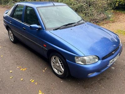 Used Ford Escort Finesse 90 HP (66 kW) 2000 Blue Hatchback