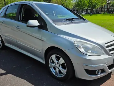 Usado Mercedes B160 SE 2011 Prateado Monovolume