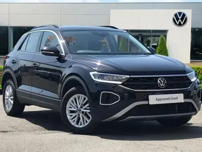 Used VW T-Roc Life 150 HP (110 kW) 2023 Black SUV