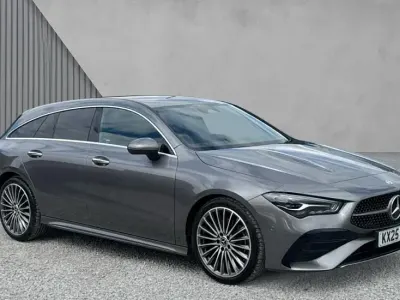 Usado Mercedes CLA220 AMG Line Premium 190 CV (139 kW) 2025 Gris Berlina