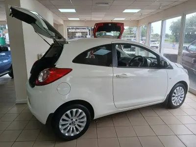 Used Ford Ka Zetec 69 HP (50 kW) 2014 White Hatchback