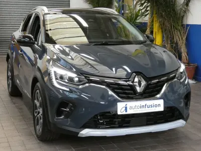 Begagnad Renault Captur Techno 143 HK (105 kW) 2023 Blå SUV