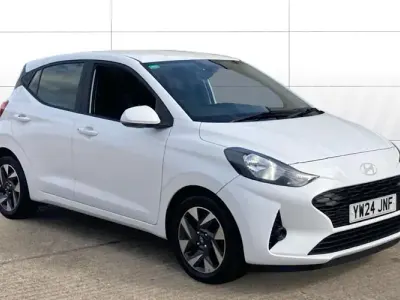 Used Hyundai i10 Advanced 63 HP (46 kW) 2024 White Hatchback