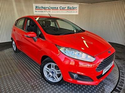Used Ford Fiesta Zetec 82 HP (60 kW) 2014 Red Hatchback