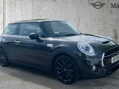 Usado Mini Cooper S Chili 192 HP (141 kW) 2018 Cinzento Citadino