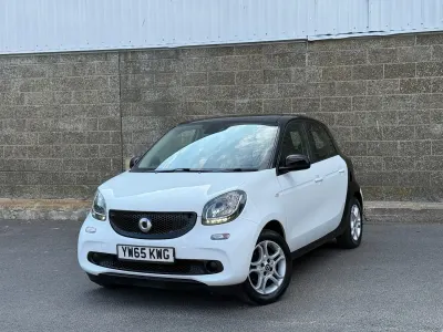 Used Smart ForFour Premium 90 HP (66 kW) 2015 White Hatchback