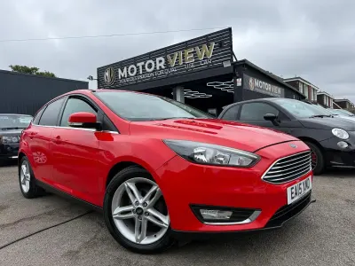 Used Ford Focus Titanium 125 HP (91 kW) 2015 Red Hatchback