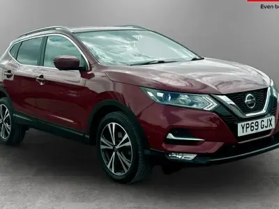 Used Nissan Qashqai N-Connecta 140 HP (102 kW) 2019 Red SUV