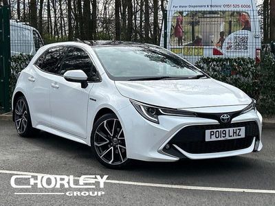 Used Toyota Corolla 122 HP (89 kW) 2019 White Hatchback