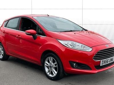 Used Ford Fiesta Zetec 101 HP (74 kW) 2016 Red Hatchback