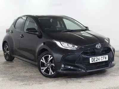 Second-hand Toyota Yaris Hybrid Design 2024 Negru Hatchback