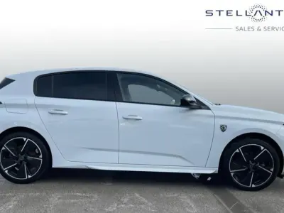 Gebraucht Peugeot e-308 GT 113 kW (154 PS) 2024 Weiß Kleinwagen