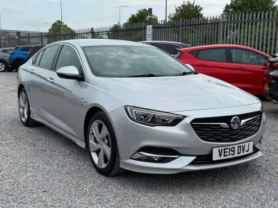 Second-hand Vauxhall Insignia SRi 140 CP (102 kW) 2019 Argintiu Hatchback