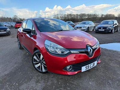 Used Renault Clio IV Dynamique 90 HP (66 kW) 2015 Red Hatchback