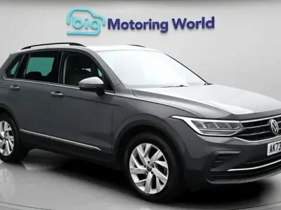 Usado VW Tiguan S 131 CV (96 kW) 2023 Gris SUV