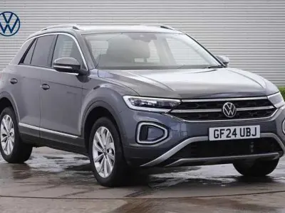 Usado VW T-Roc Style 150 HP (110 kW) 2024 Cinzento SUV