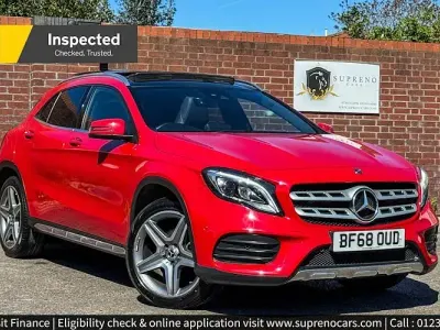 Usado Mercedes GLA200 AMG Line Premium Plus 156 HP (114 kW) 2018 Vermelho SUV