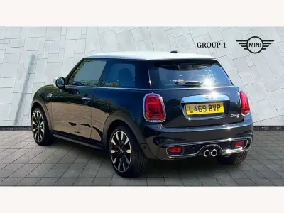 Używany Mini Cooper S Exclusive 192 KM (141 kW) 2020 Czarny Hatchback
