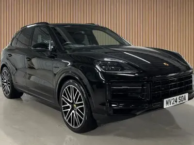 Used Porsche Cayenne S E-Hybrid 519 HP (381 kW) 2025 SUV