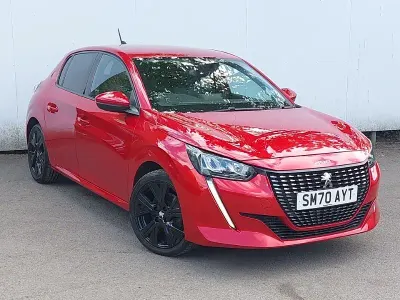 Używany Peugeot 208 Allure 100 KM (73 kW) 2020 Czerwony Hatchback