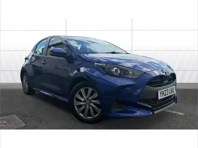 Used Toyota Yaris Hybrid 113 HP (83 kW) 2023 Blue Hatchback