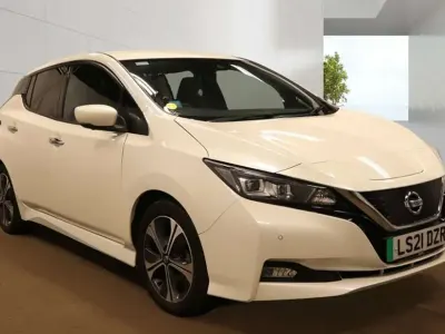 Gebraucht Nissan Leaf Tekna 50 kW (68 PS) 2021 Weiß Kleinwagen