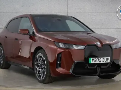 Usado BMW iX M Sport 394 kW (537 HP) 2025 Vermelho SUV