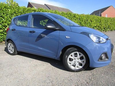 Used Hyundai i10 67 HP (49 kW) 2014 Blue Hatchback
